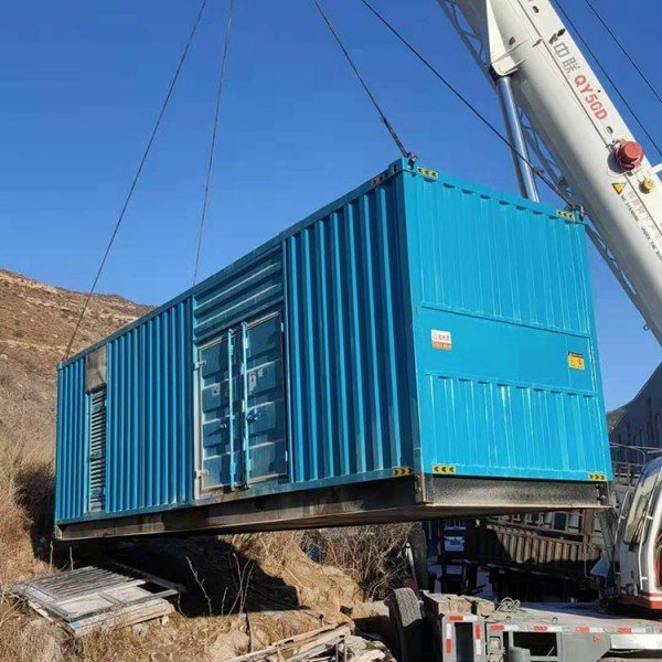 三山发电机的发电效率受多种因素影响，主要包括以下几个方面：