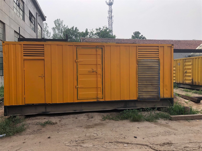 三山柴油发电机如何判断新机油是否已经完全充满机油滤清器？