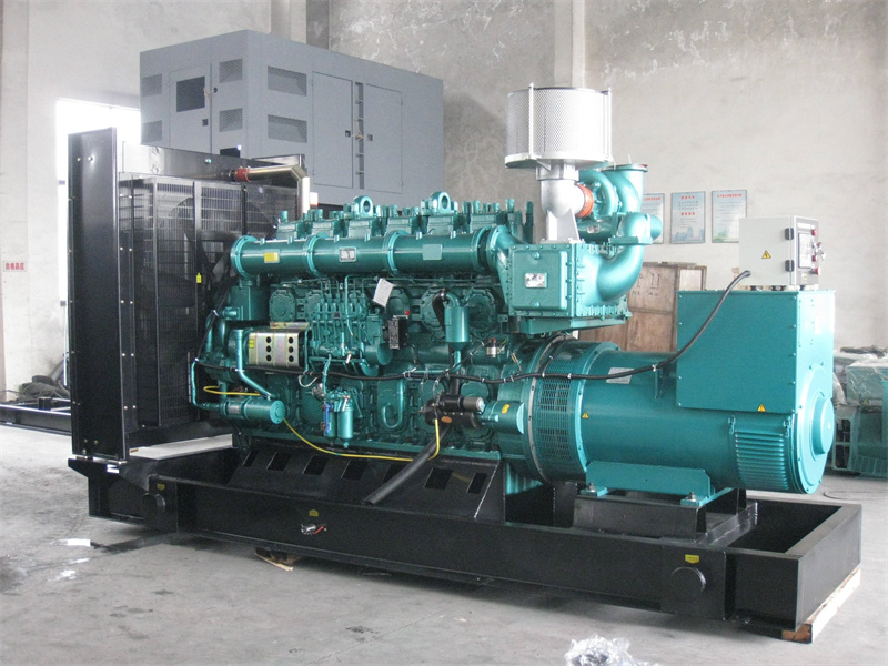 三山200KW 柴油发电机的油耗是多少？