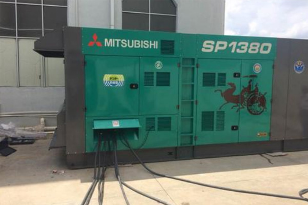 三山为什么有些柴油发电机组的输出电压可以调节？