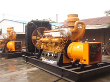 三山发电机组的频率规格是如何确定的？